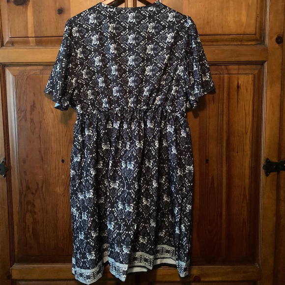 SHEIN Wrap style bohemian dress size 1X - Picture 2 of 4